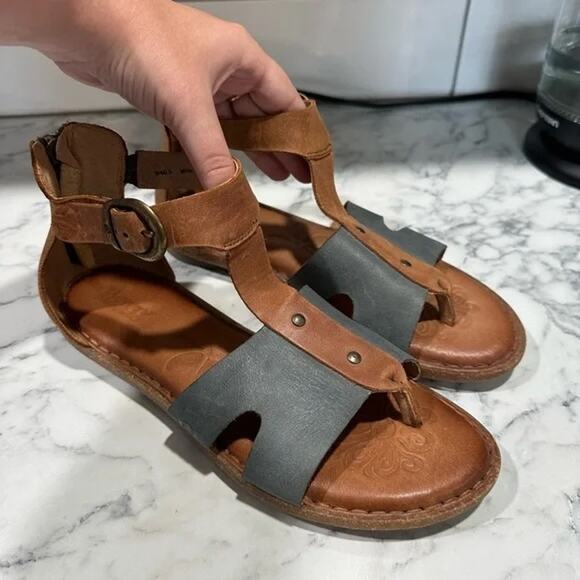 Born Women's 8 Sandals Timina Gladiator Leather Grommets Zipper Comfort Blue Tan - Picture 1 of 10